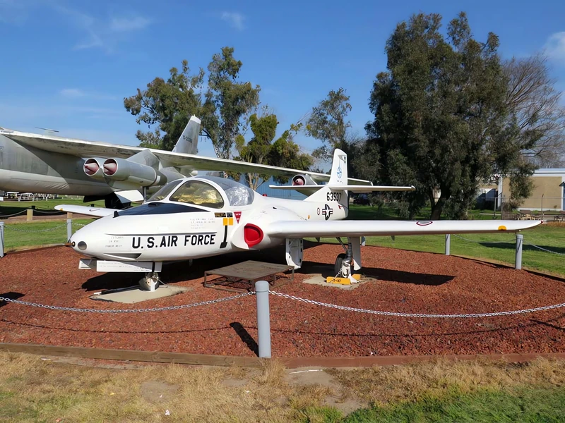 Cessna T-37B Tweet