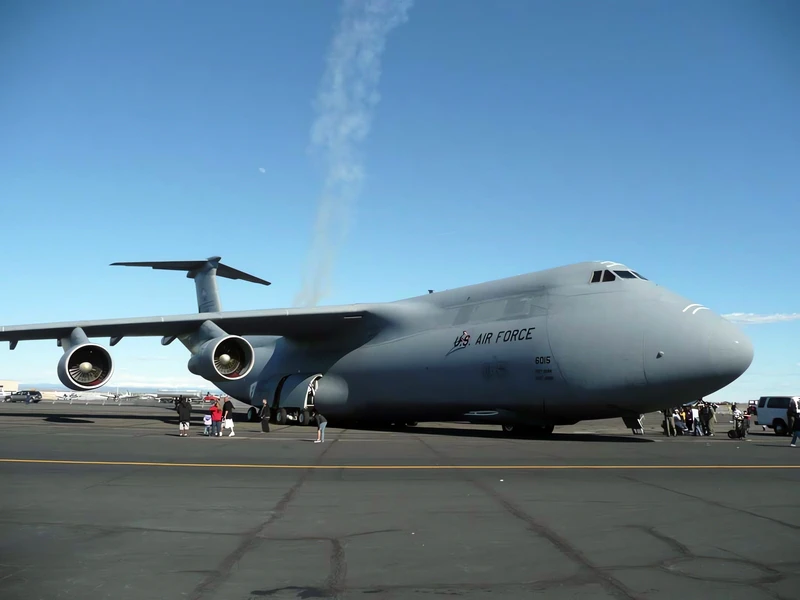 Галактика Lockheed C-5B