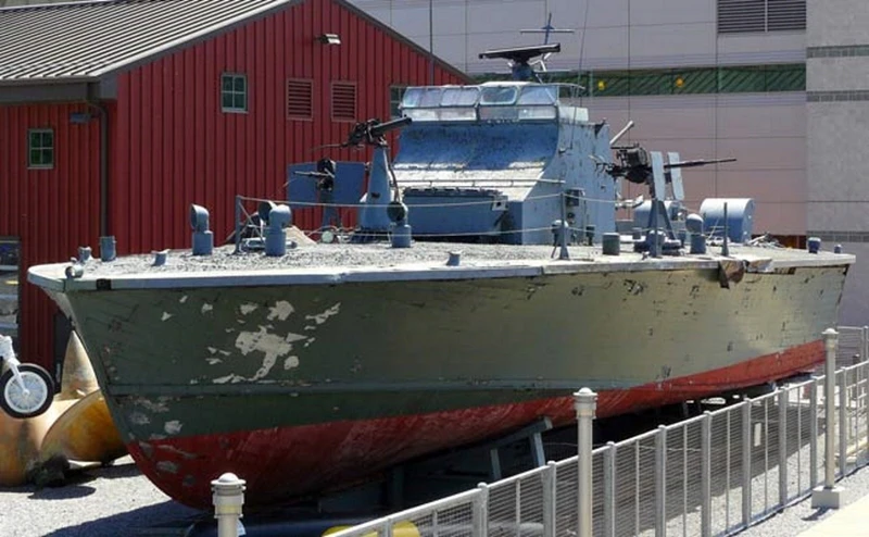 Trumpy PTF-17 Patrol Torpedo Szybka Łódź
