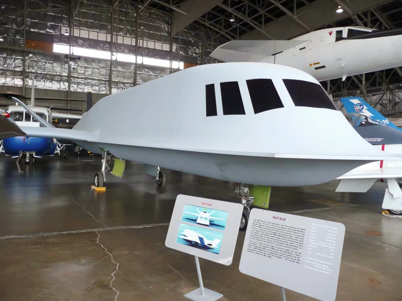 Northrop Tacit Blau